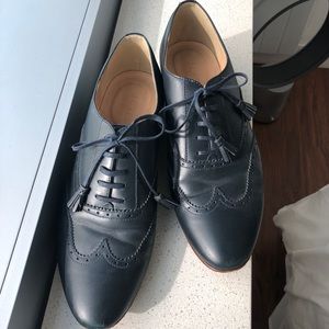 J Crew tasseled wing tip oxfords in dark blue